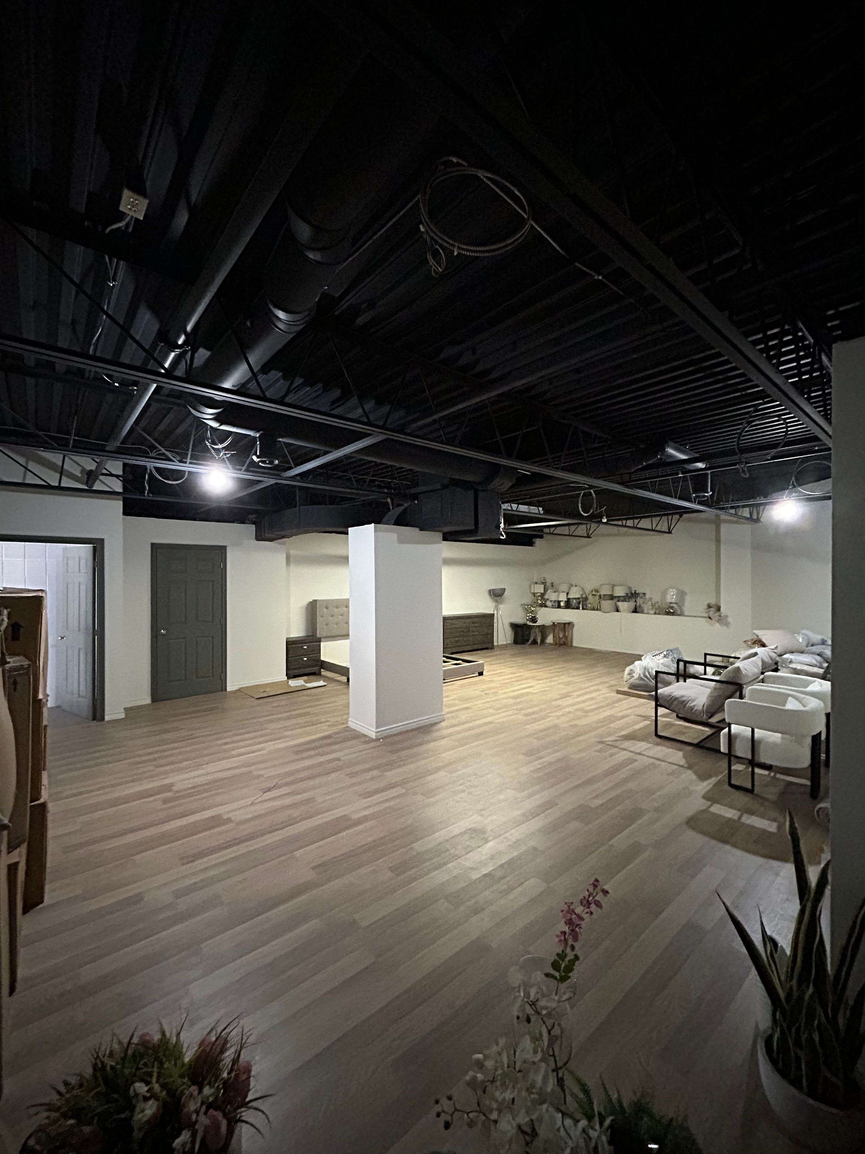 775 Pacific RD #22, Oakville, ON L6L 6M4