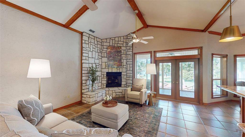 701 County Road 3608, Bullard, TX 75757