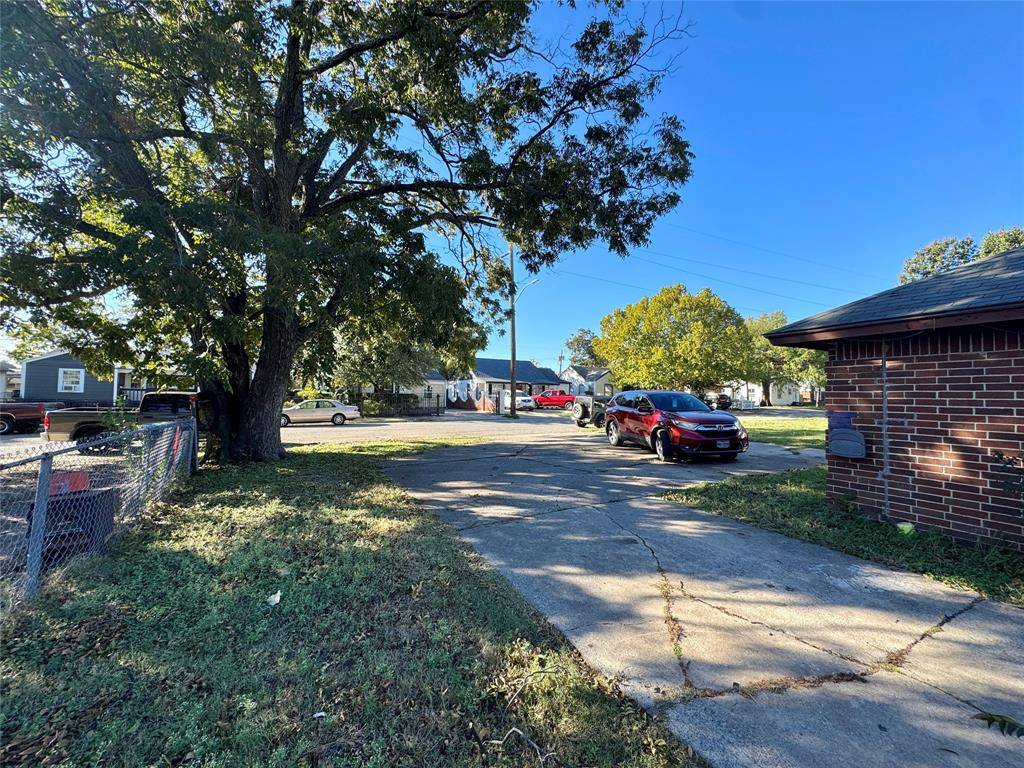 521 E Mason Street, Fort Worth, TX 76110