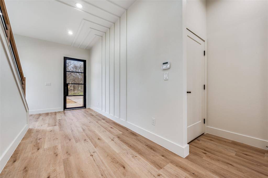 407 Bobbie Street, Dallas, TX 75203