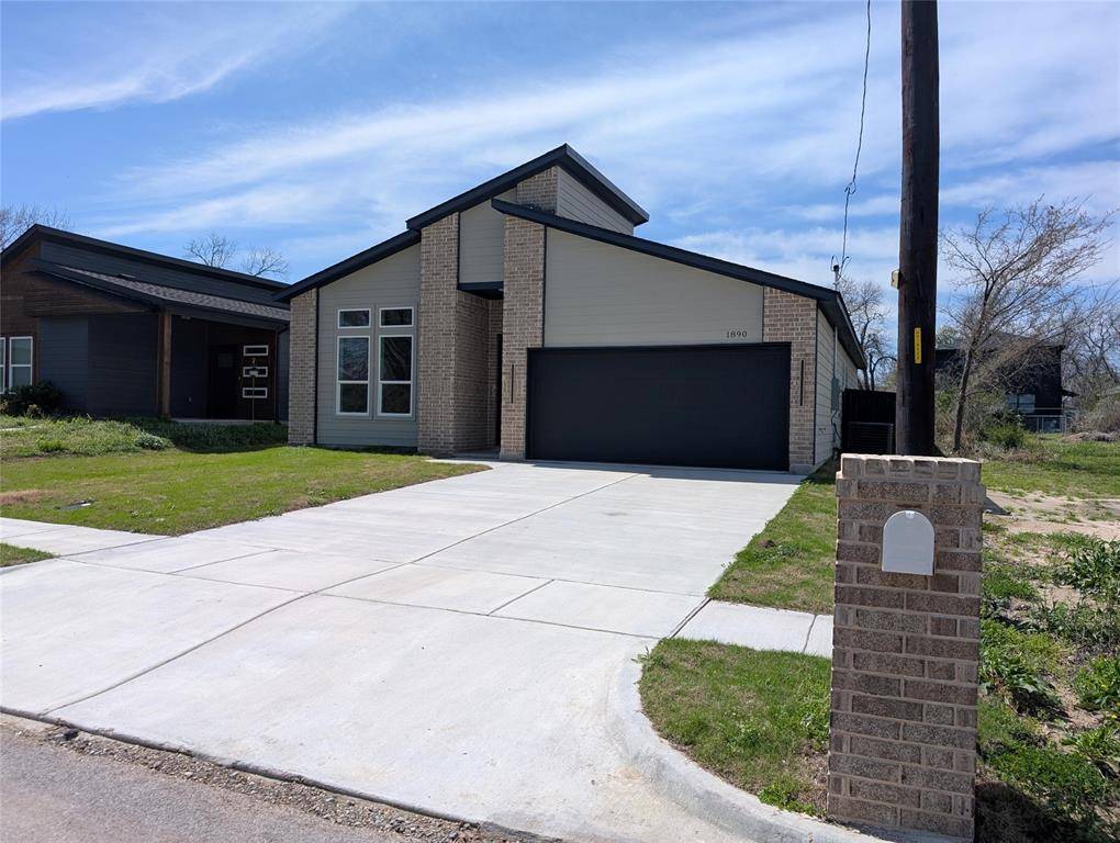 1890 JOHNSON Street, Greenville, TX 75401