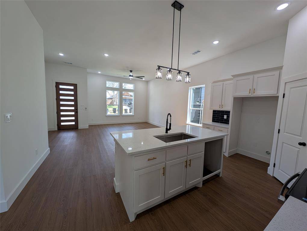 1890 JOHNSON Street, Greenville, TX 75401