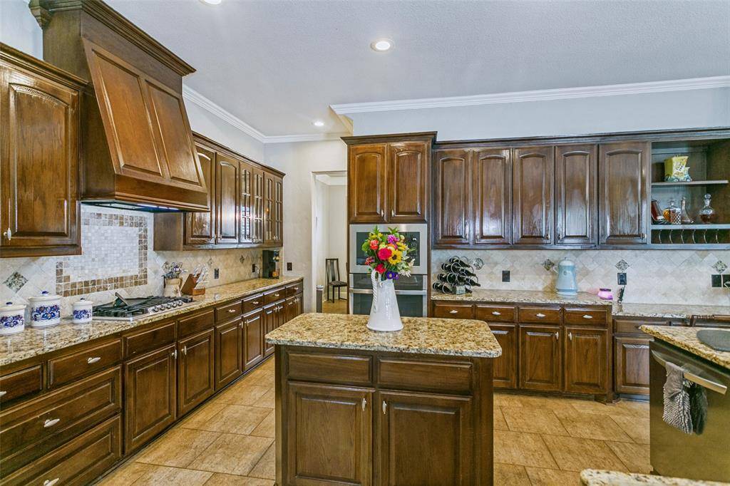 102 Stonehaven Court, Mckinney, TX 75072