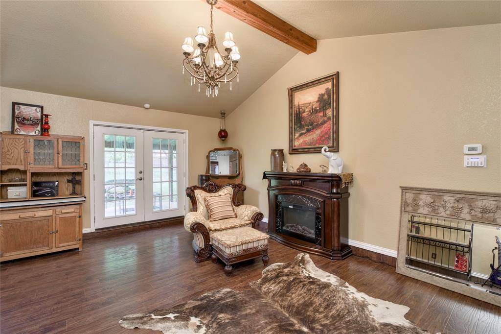 216 Rolling Hills Drive, Aledo, TX 76008