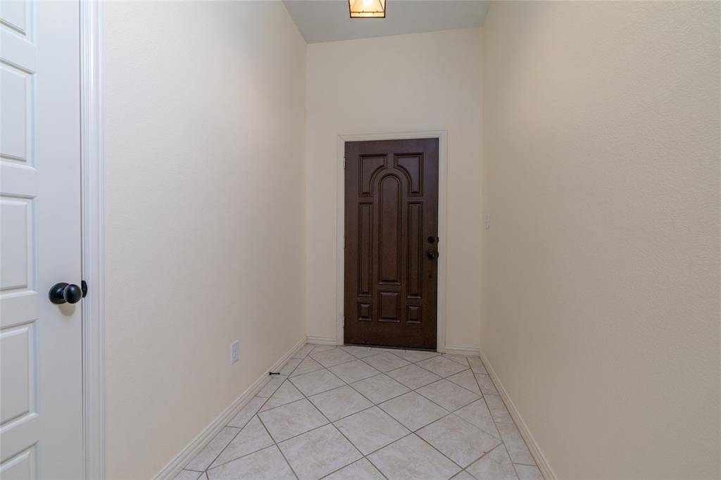 405 Kimbrough Road, Azle, TX 76020