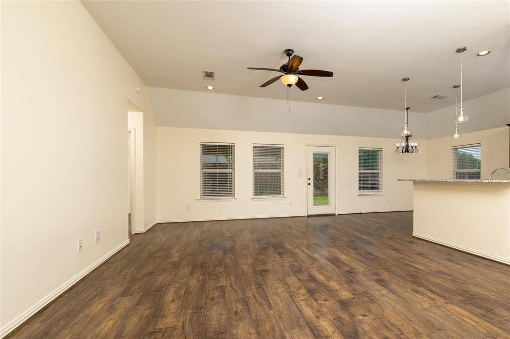 405 Kimbrough Road, Azle, TX 76020