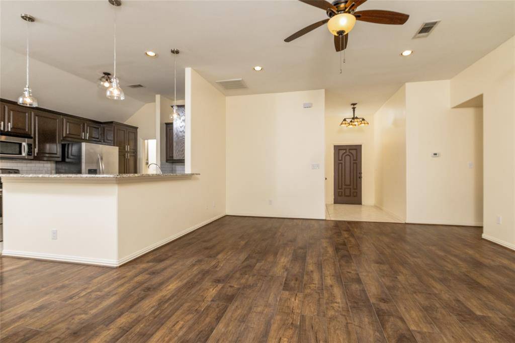 405 Kimbrough Road, Azle, TX 76020