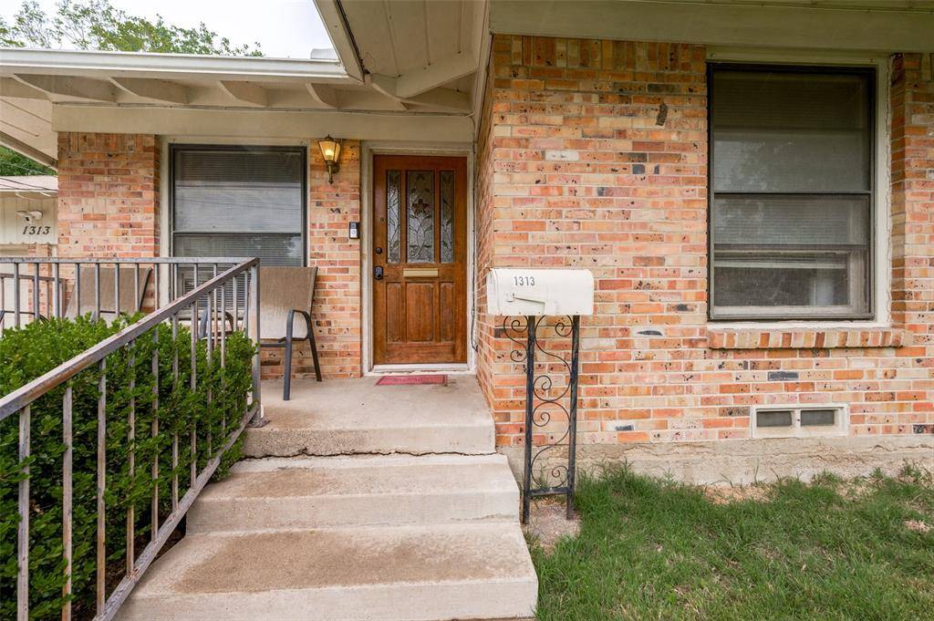 1313 Daisy Lane, Irving, TX 75061