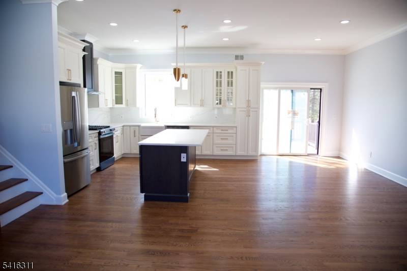 3 Cambridge Rd, East Hanover Twp., NJ 07936