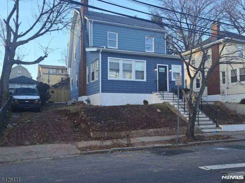 87 Pine Grove Ter, Newark City, NJ 07106