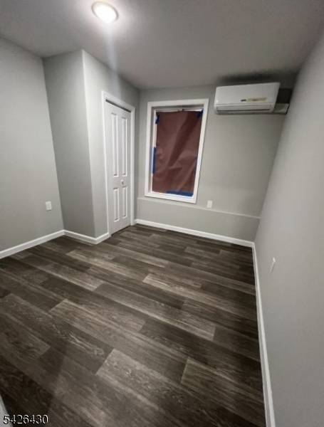 43 Cedar St, Paterson City, NJ 07501