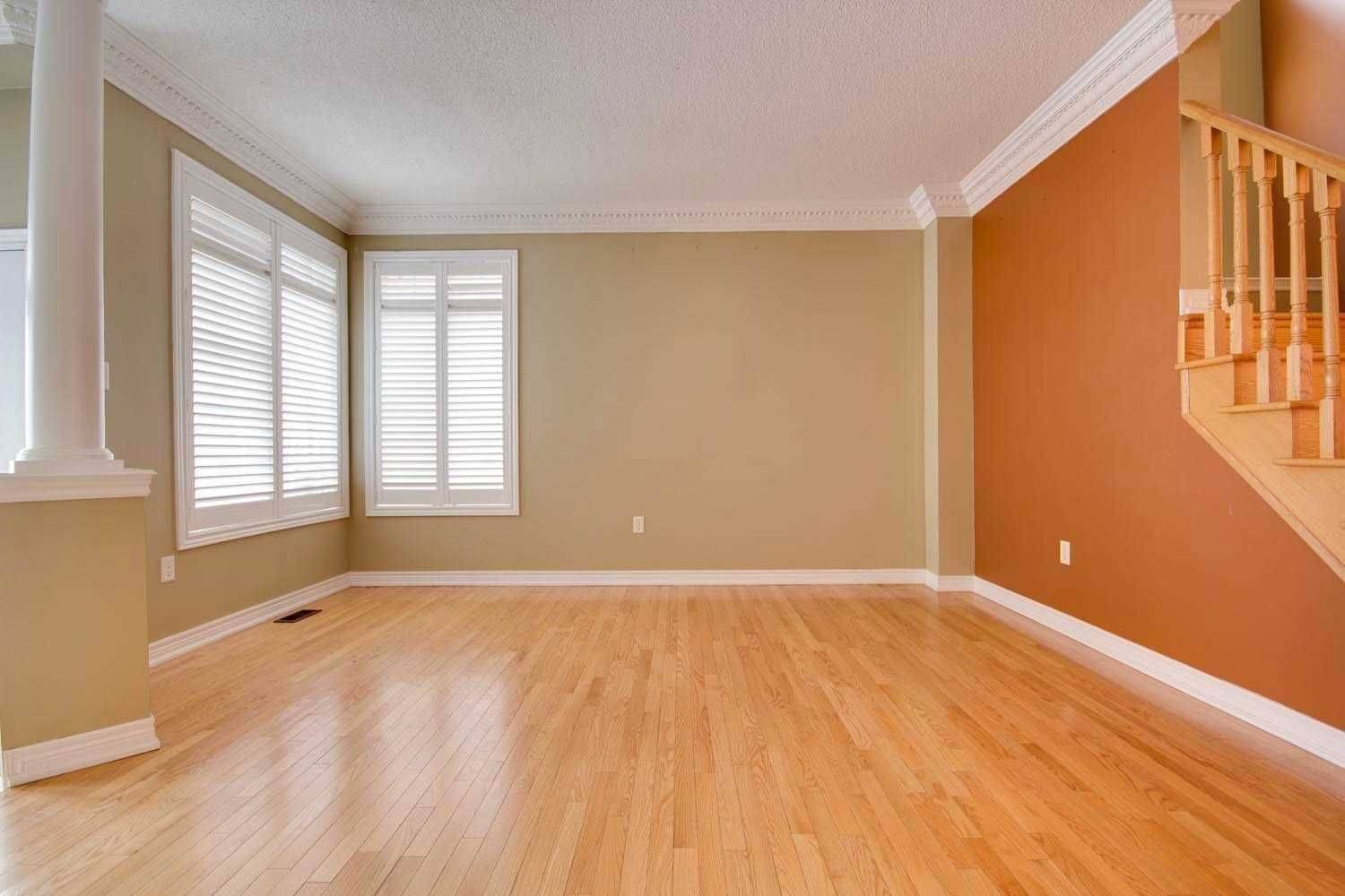 4 Spall CT, Toronto E10, ON M1C 0B2