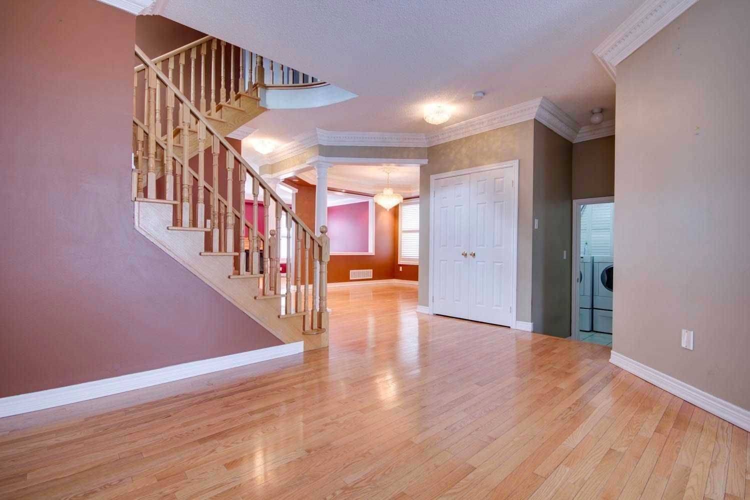 4 Spall CT, Toronto E10, ON M1C 0B2