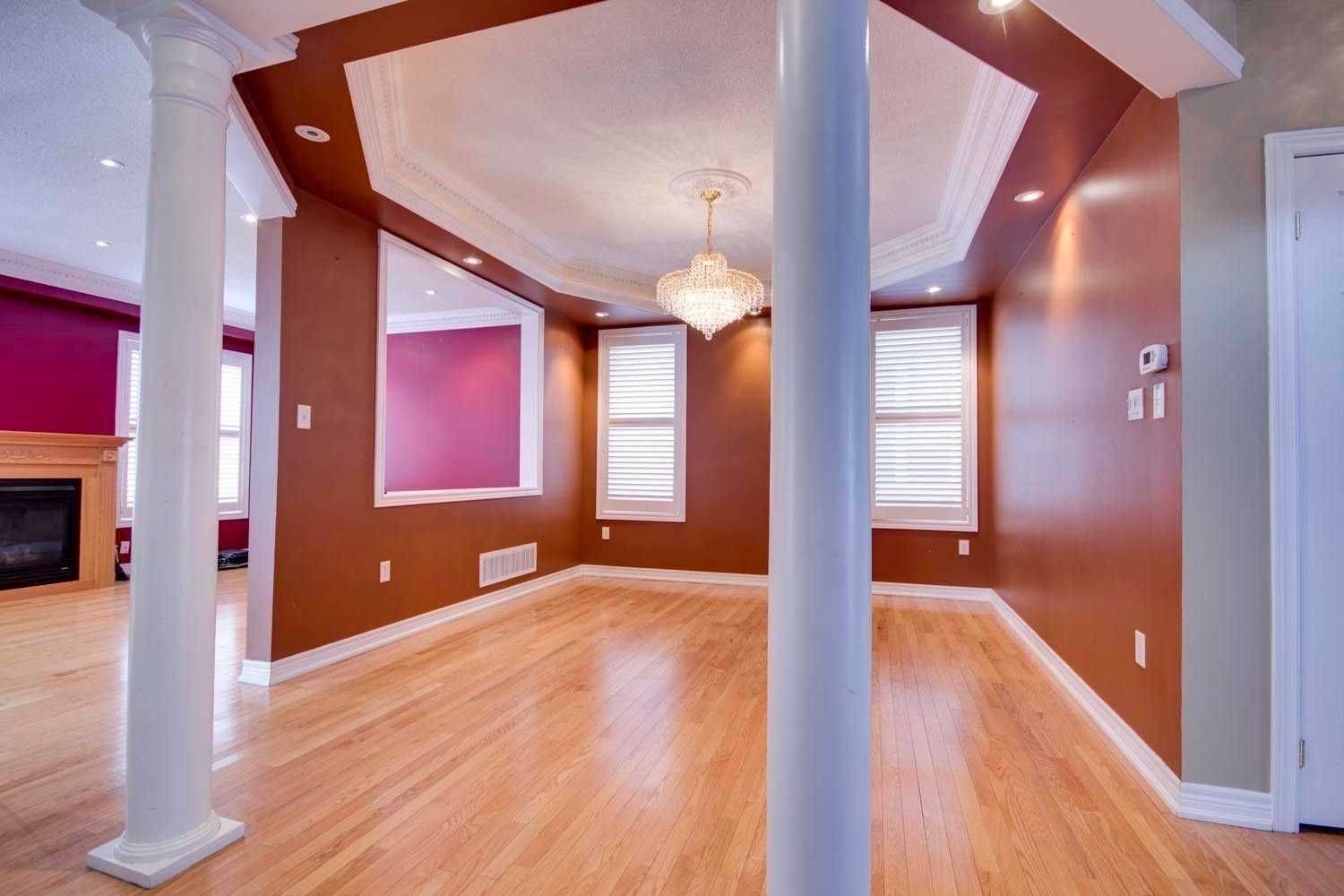 4 Spall CT, Toronto E10, ON M1C 0B2