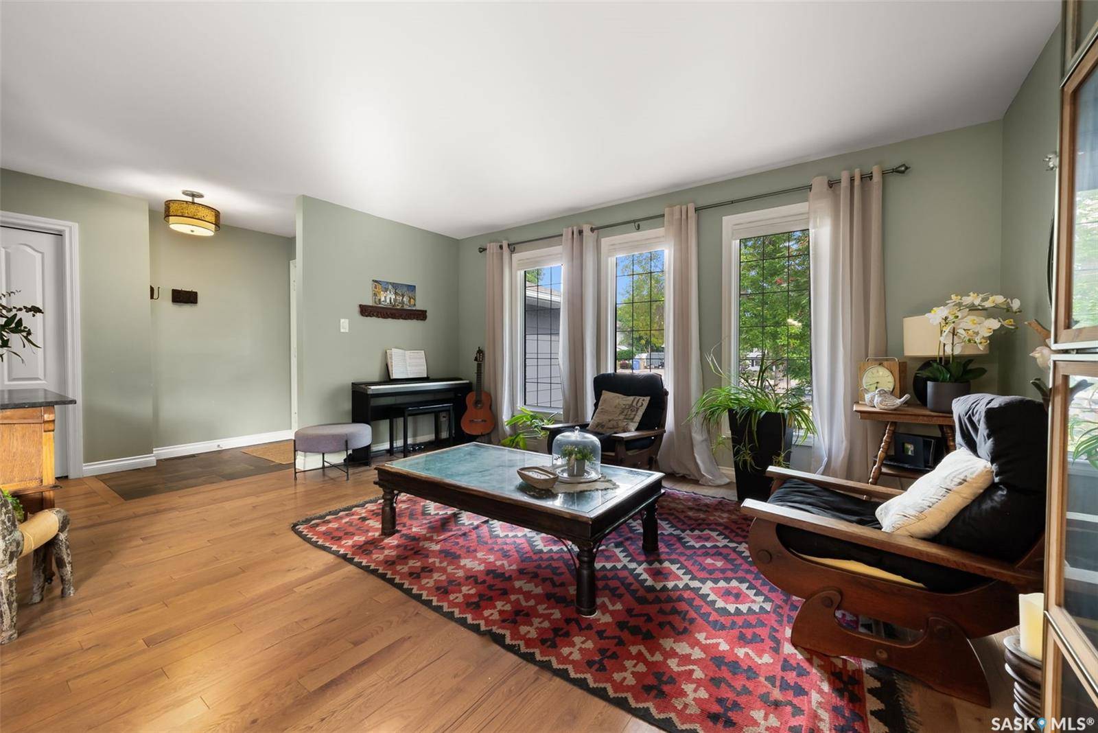 4834 Queen STREET, Regina, SK S4S 6V8