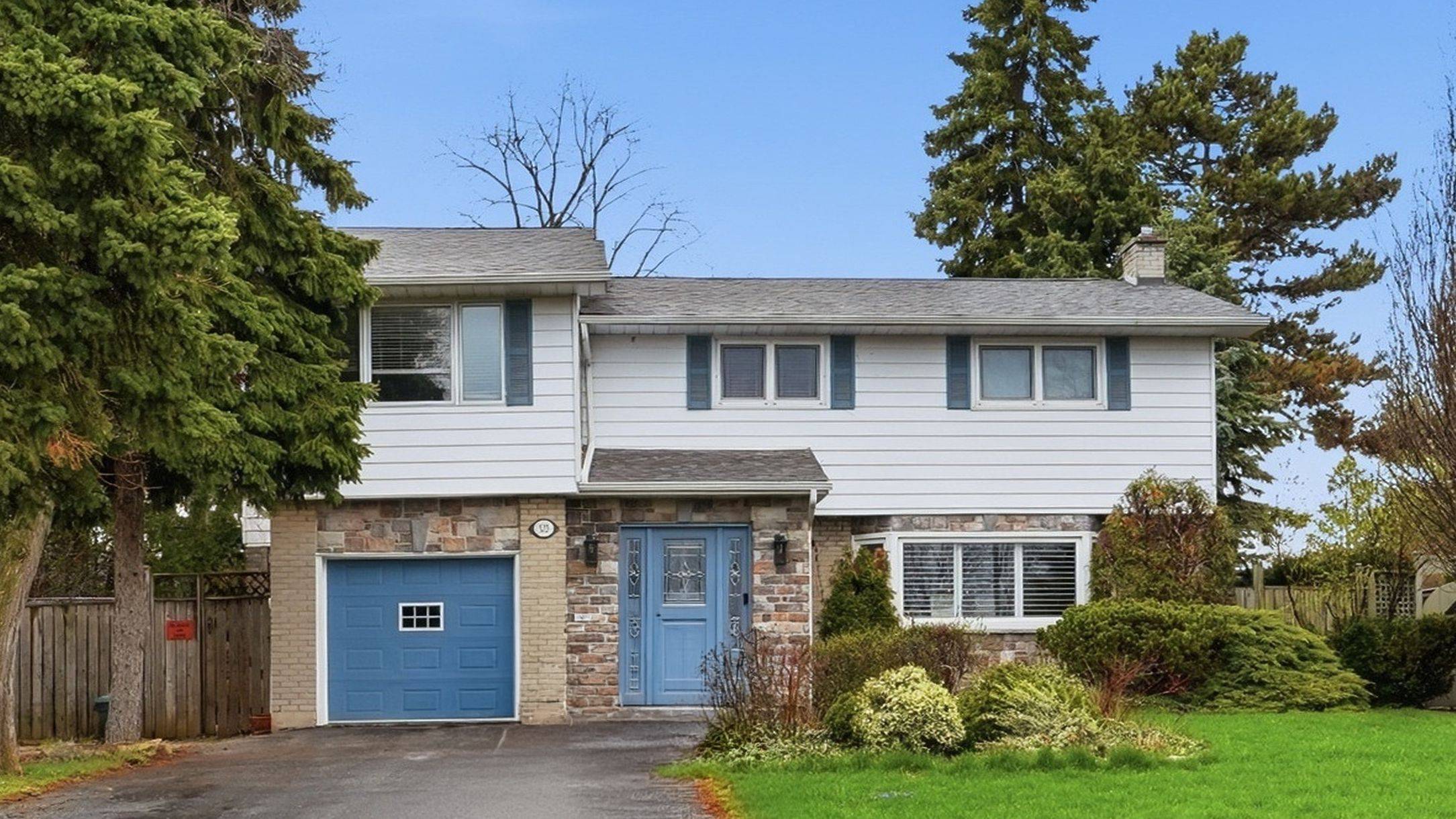 525 Grand BLVD, Oakville, ON L6H 1P4