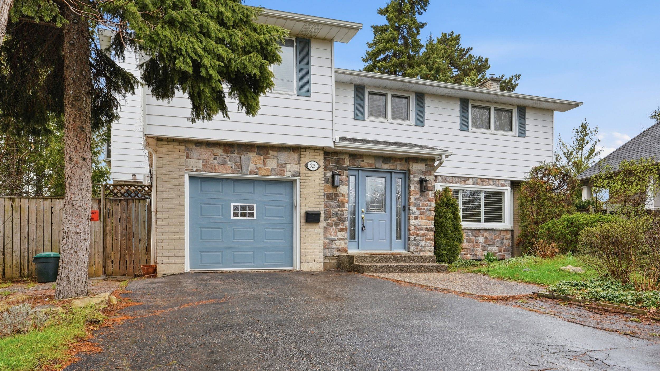 525 Grand BLVD, Oakville, ON L6H 1P4