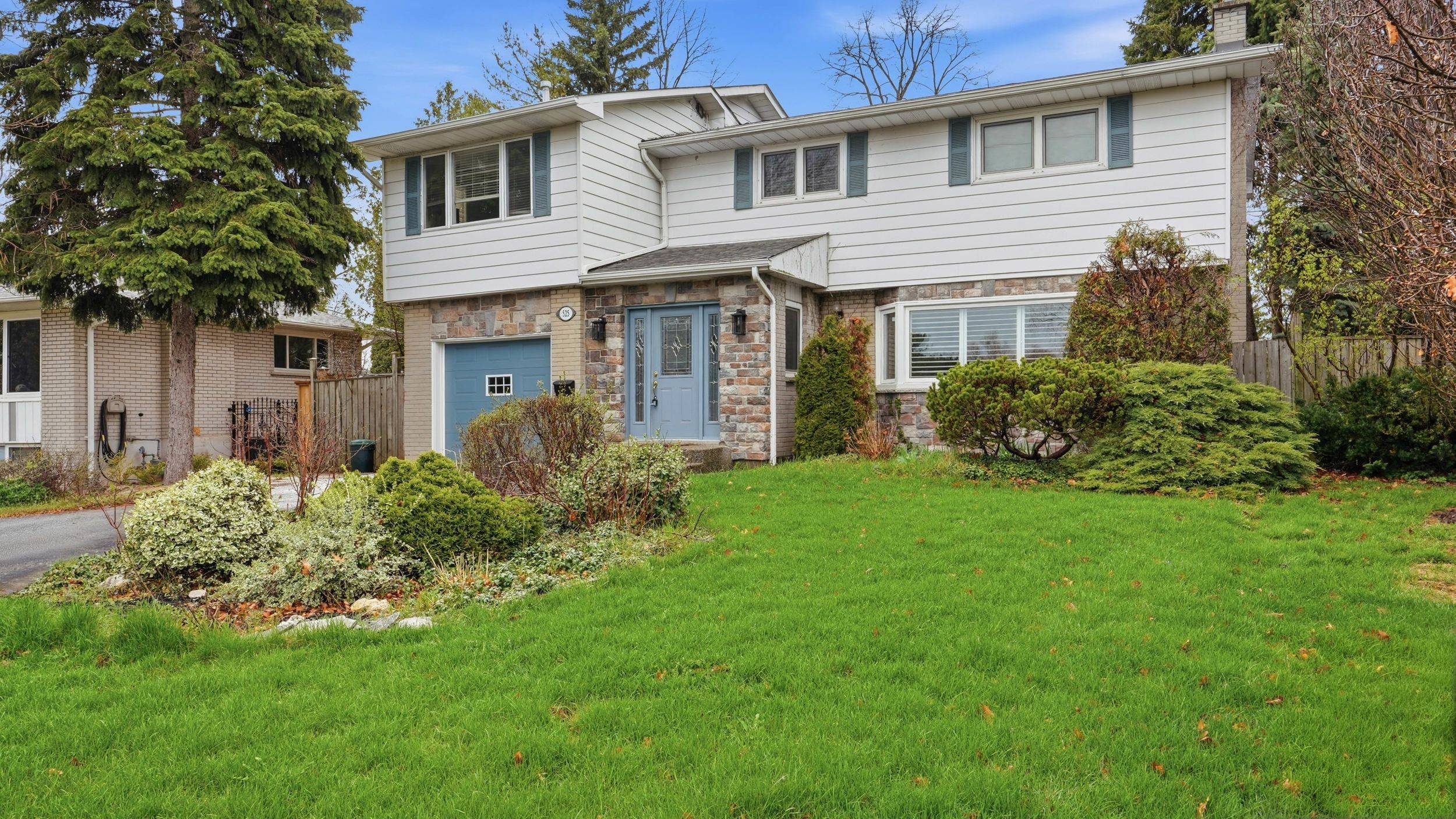 525 Grand BLVD, Oakville, ON L6H 1P4