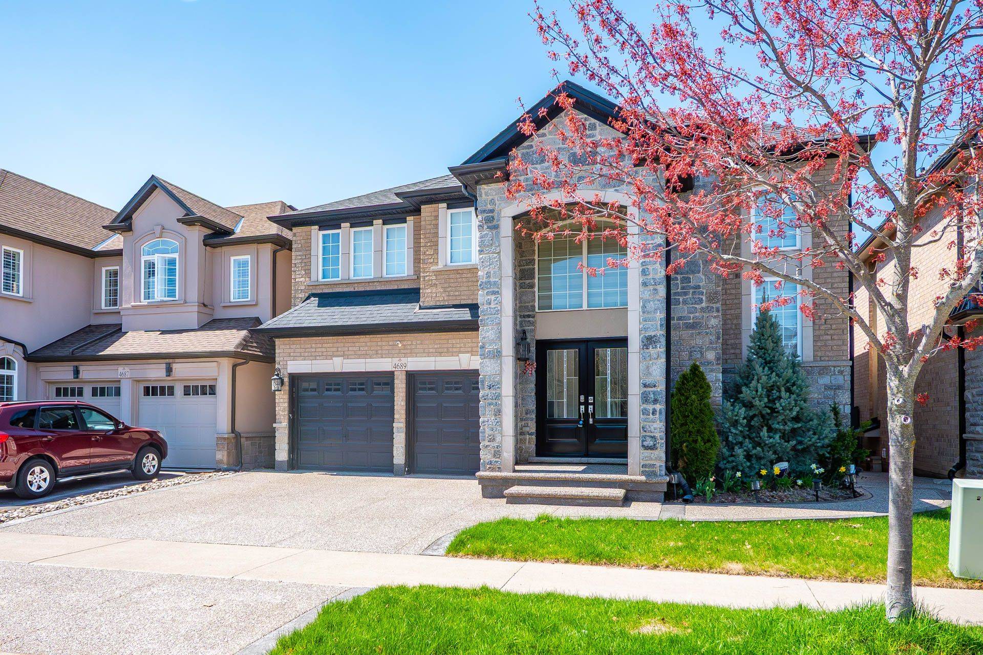 4689 Leanna Heights RD, Burlington, ON L7M 0G3