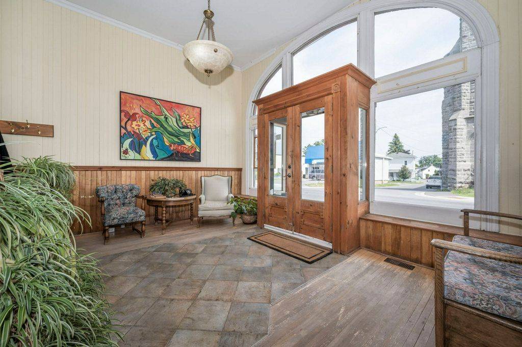 28 High ST, Champlain, ON K0B 1R0