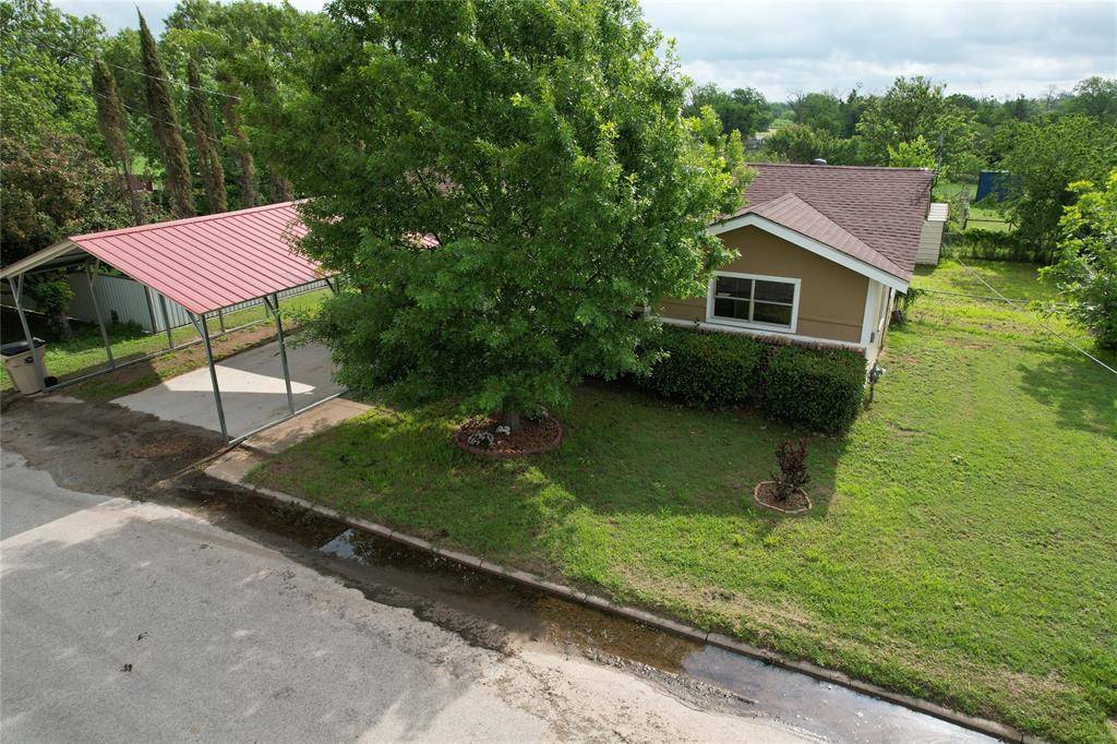 509 Starkey Street, Bangs, TX 76823