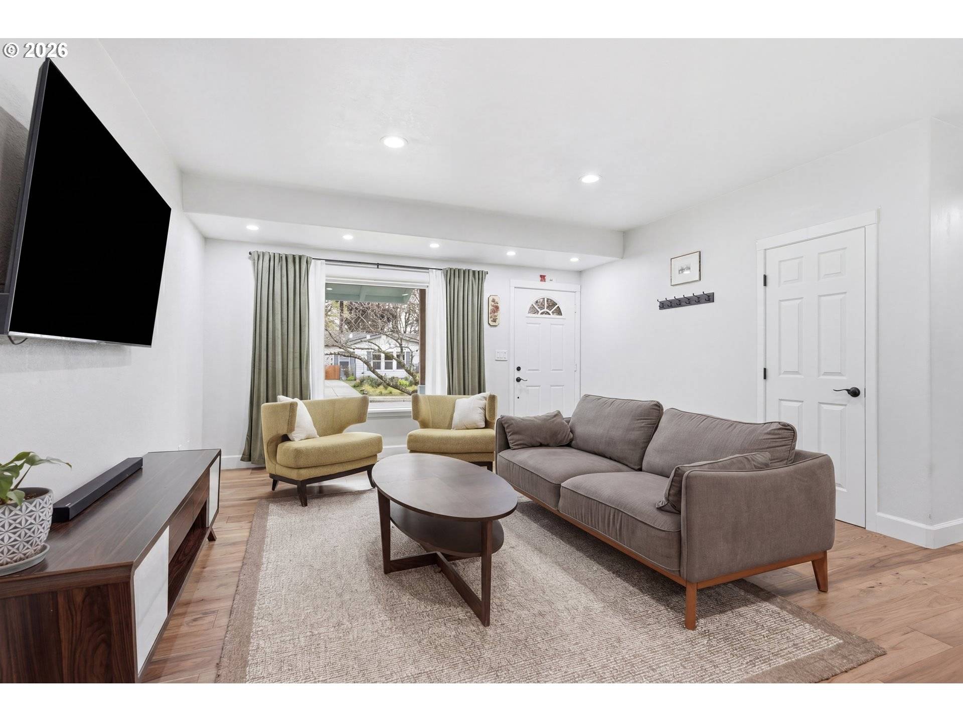 9275 SW APACHE DR, Tualatin, OR 97062