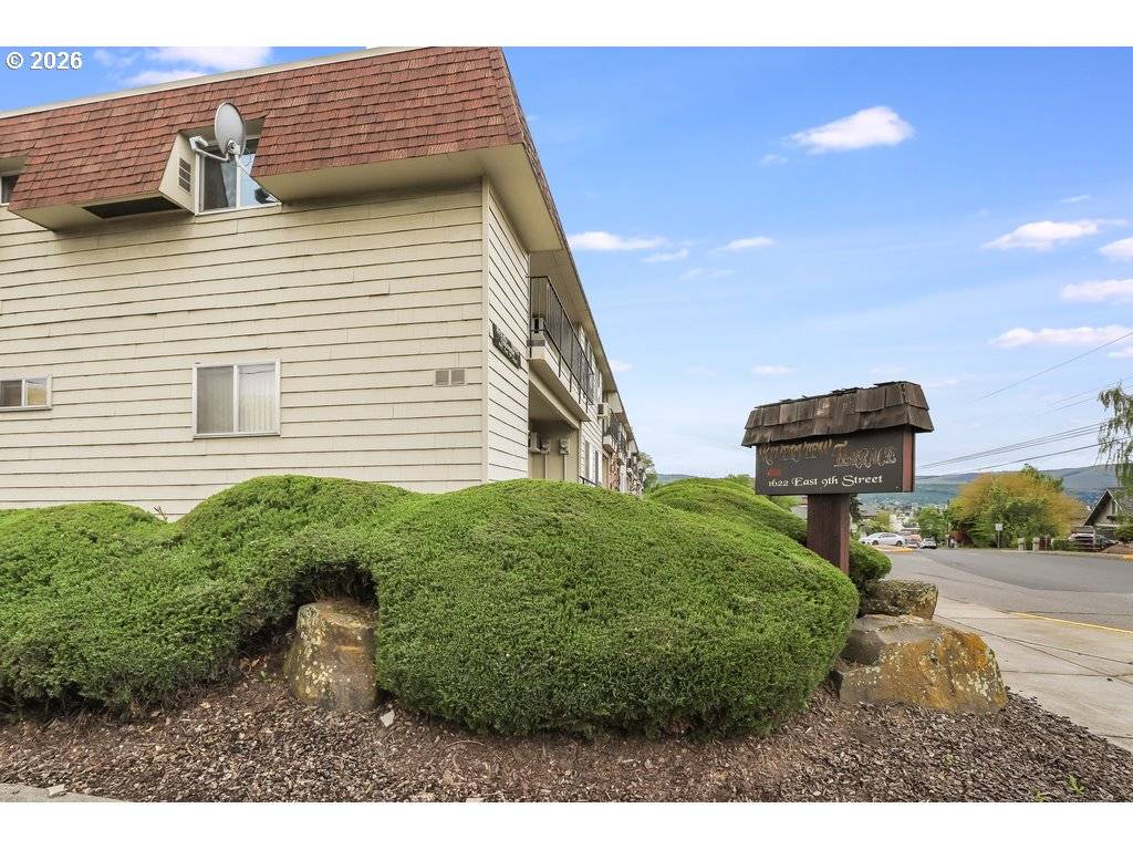 1622 E 9TH ST #12, The Dalles, OR 97058