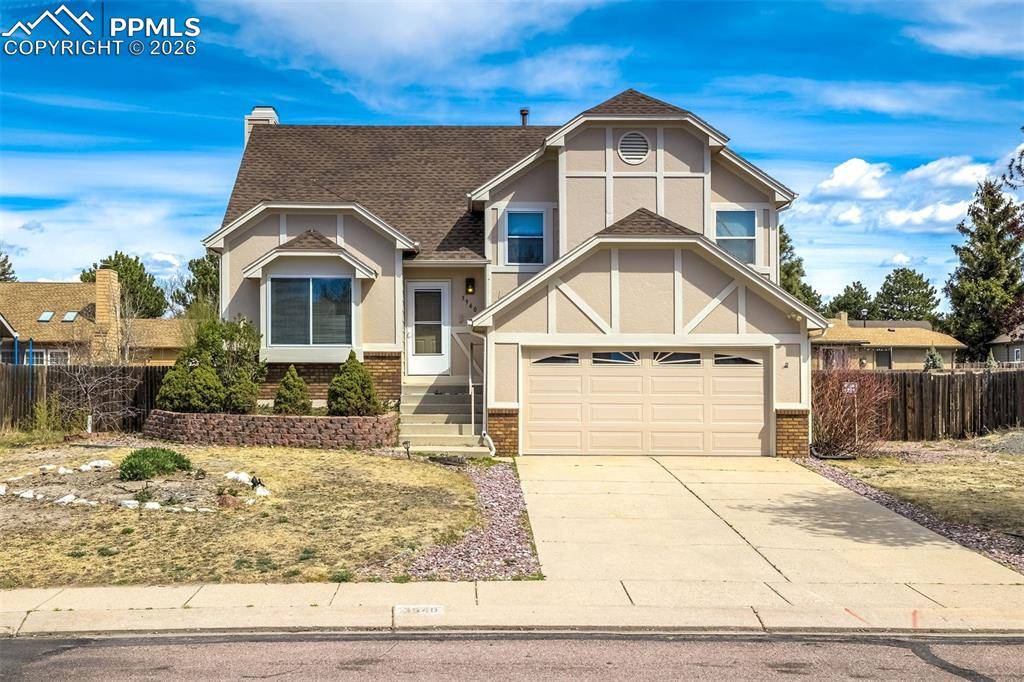 3940 Dewpoint DR, Colorado Springs, CO 80920