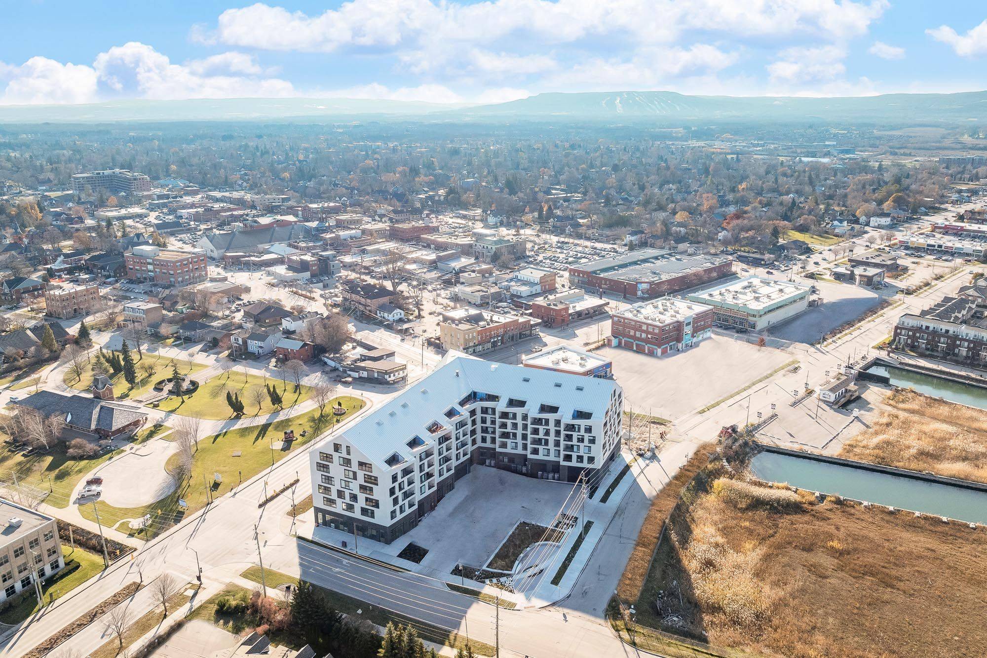 31 Huron ST #621, Collingwood, ON L0G 1V0