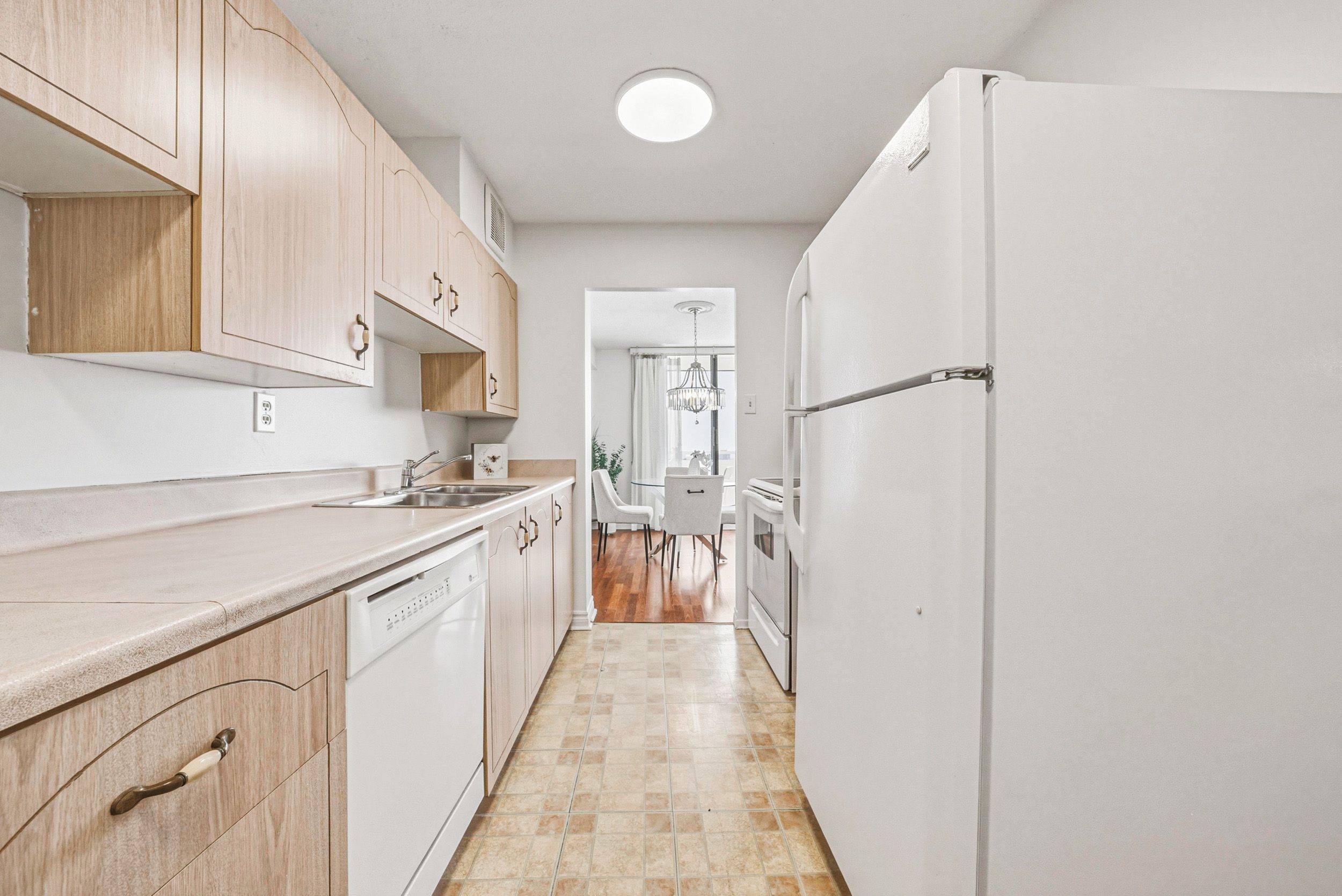 2055 UPPER MIDDLE RD #705, Burlington, ON L7P 3P4