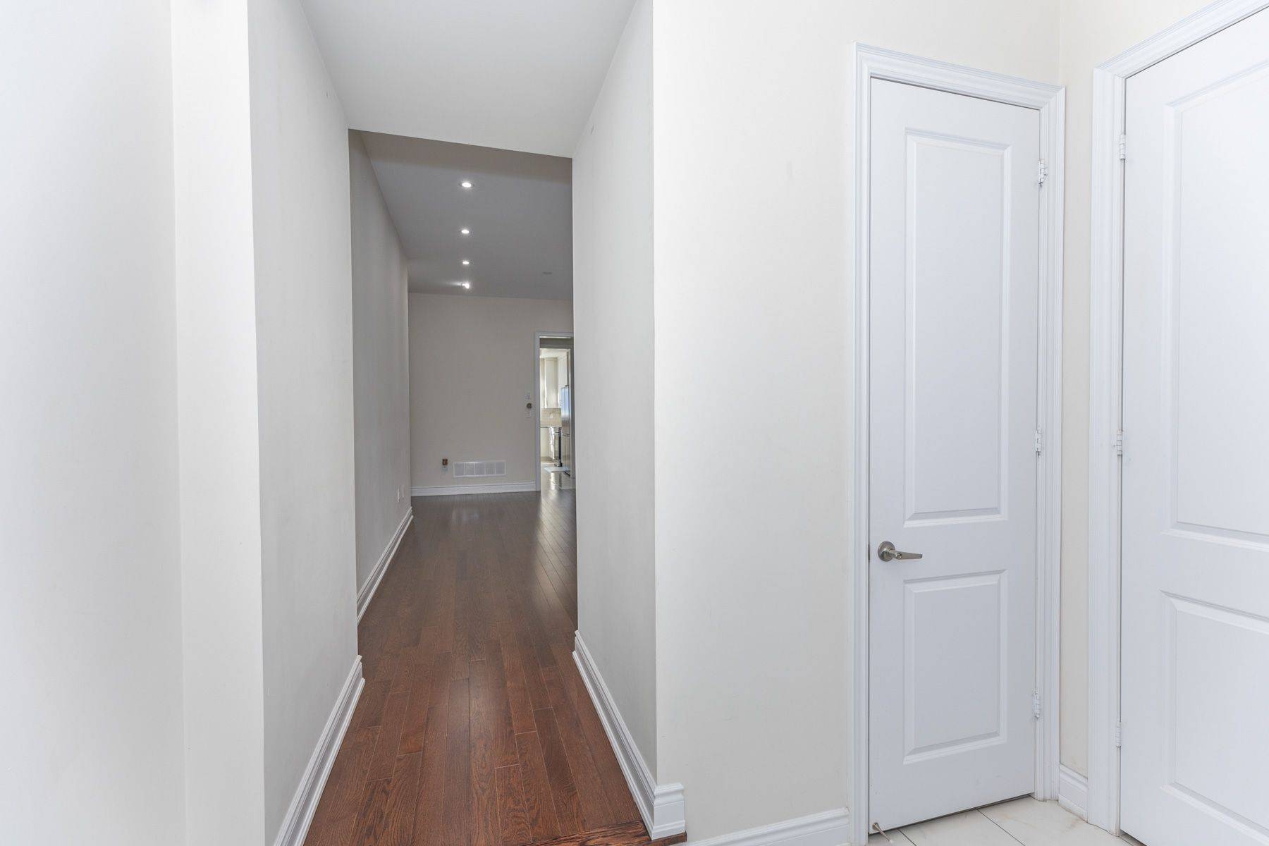 1188 Stag HOLW N, Oakville, ON L6M 4G3