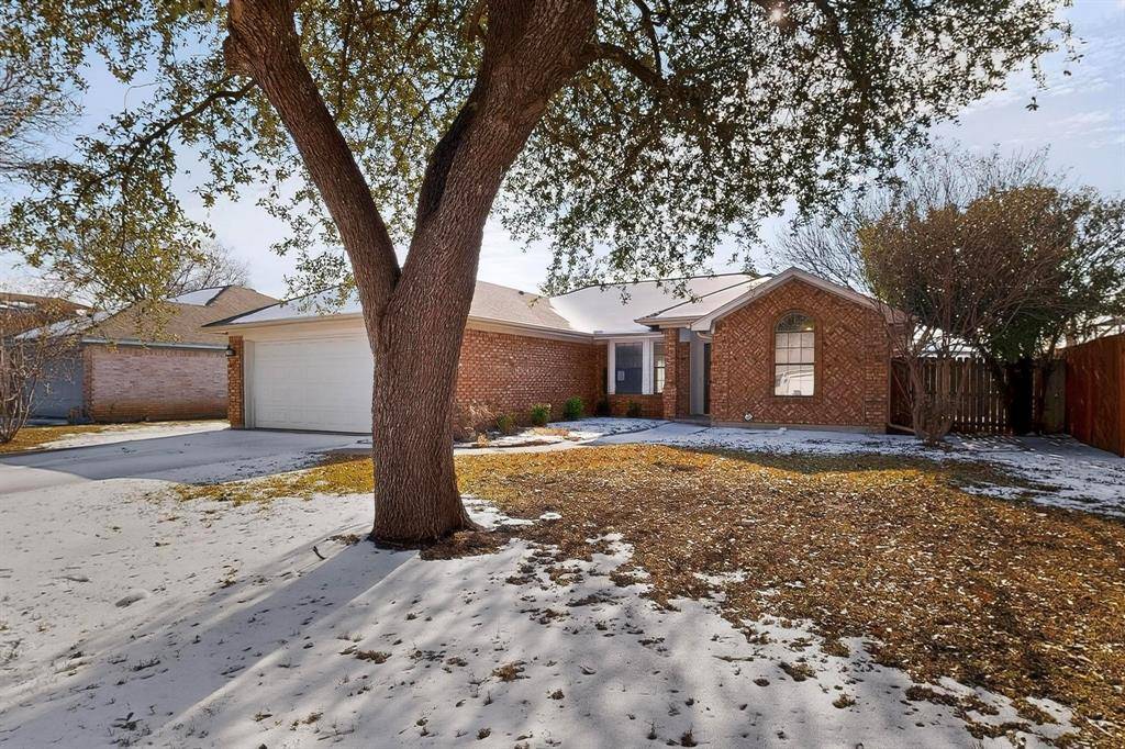 1716 Hastings Drive, Mansfield, TX 76063