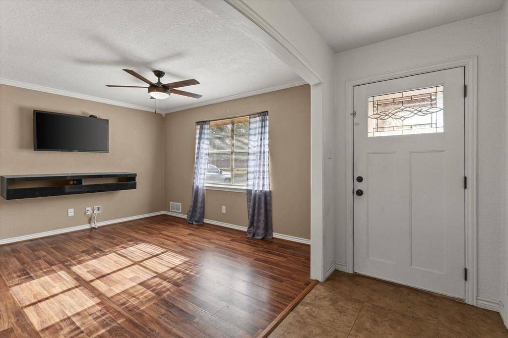 201 Collins Drive, Terrell, TX 75160