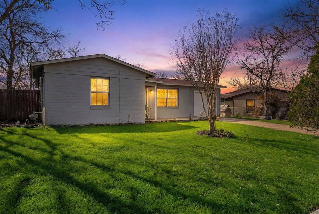 1112 E Mitchell Street, Arlington, TX 76010