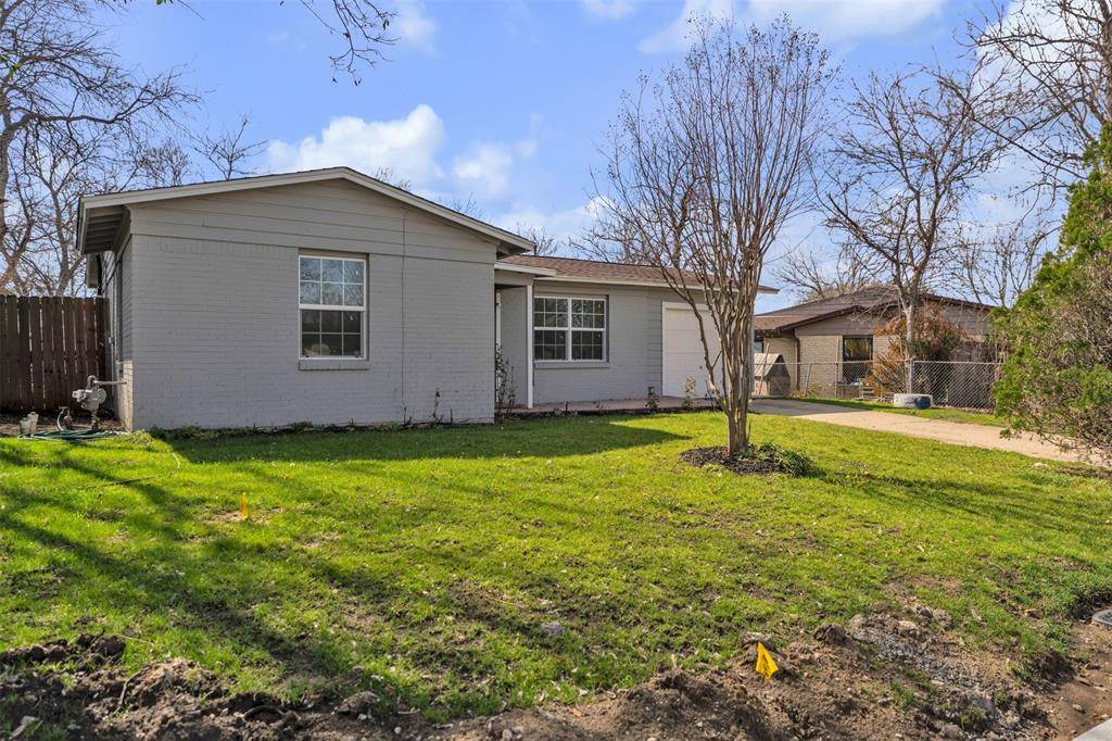 1112 E Mitchell Street, Arlington, TX 76010