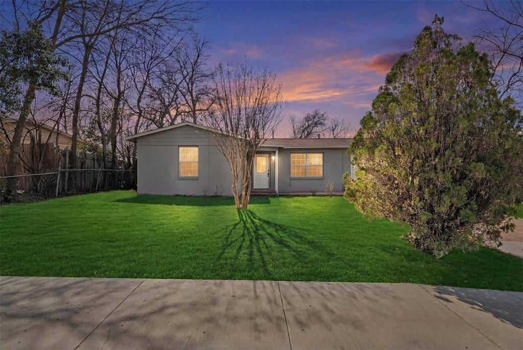 1112 E Mitchell Street, Arlington, TX 76010