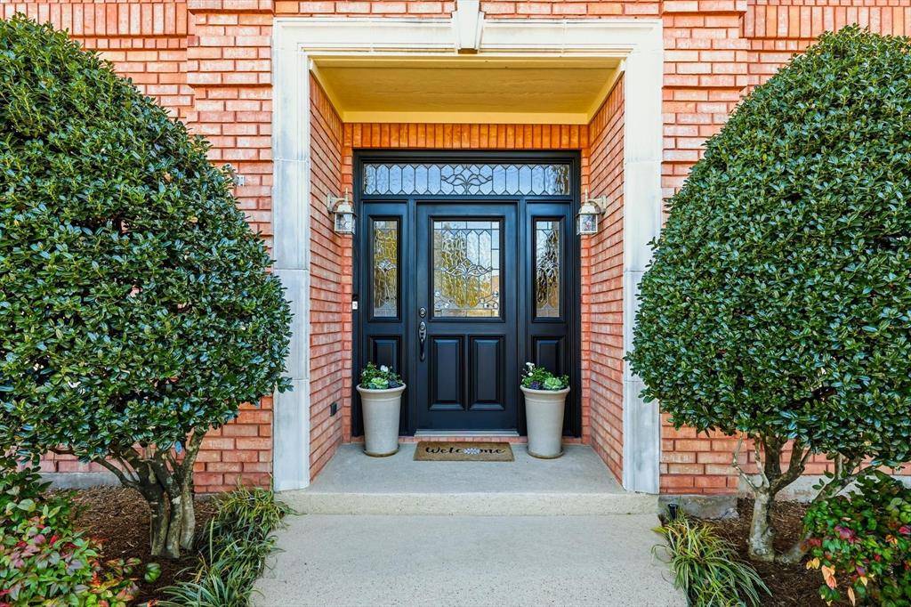 801 Bent Tree Drive, Euless, TX 76039