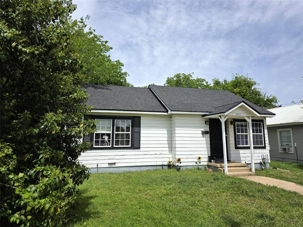 1313 Avenue J, Brownwood, TX 76801