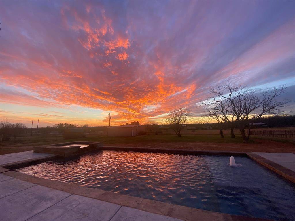 199 Newfield Lane, Springtown, TX 76082