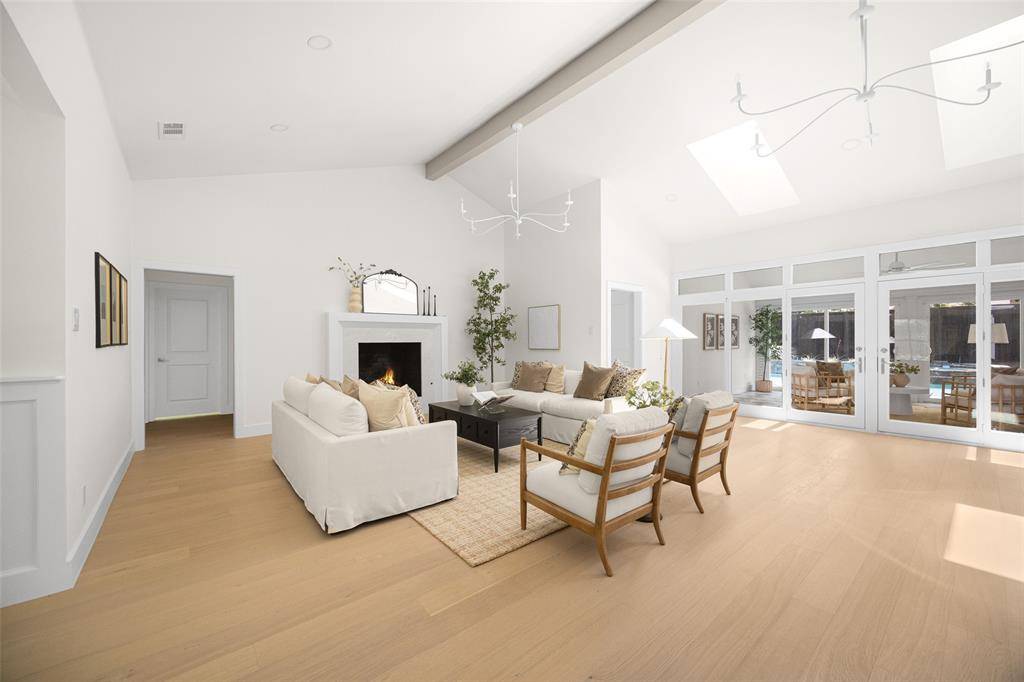 4456 Thunder Road, Dallas, TX 75244