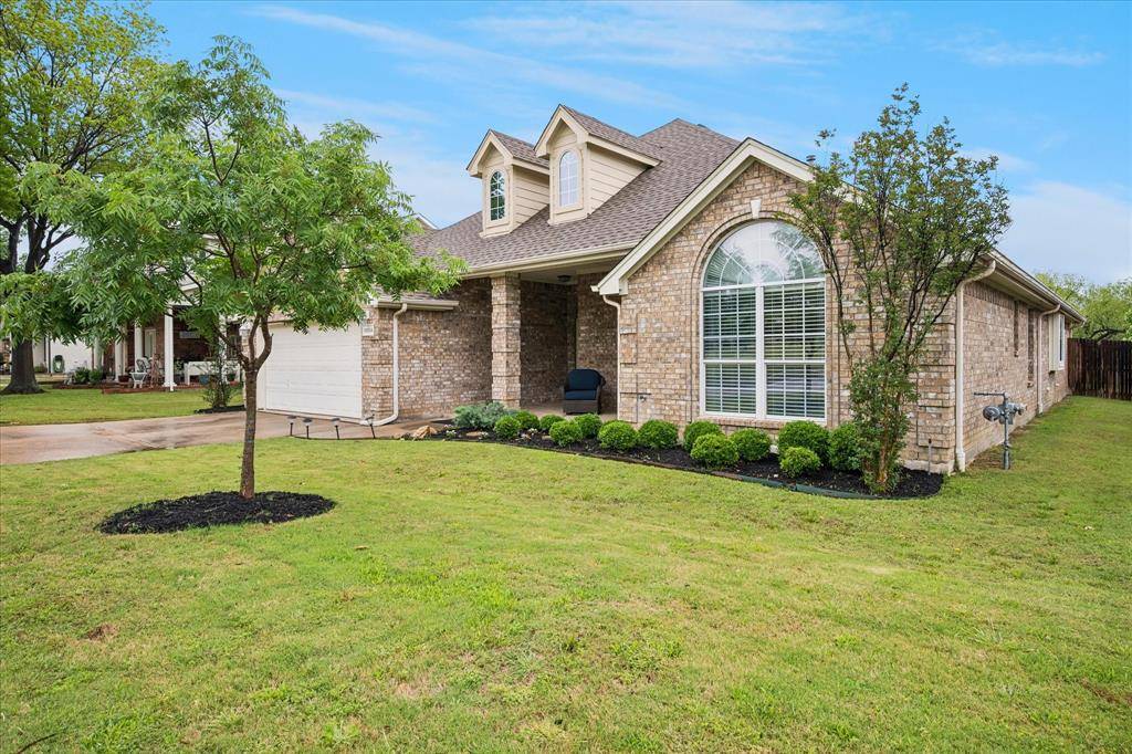 10104 Tapestry Street, Fort Worth, TX 76244