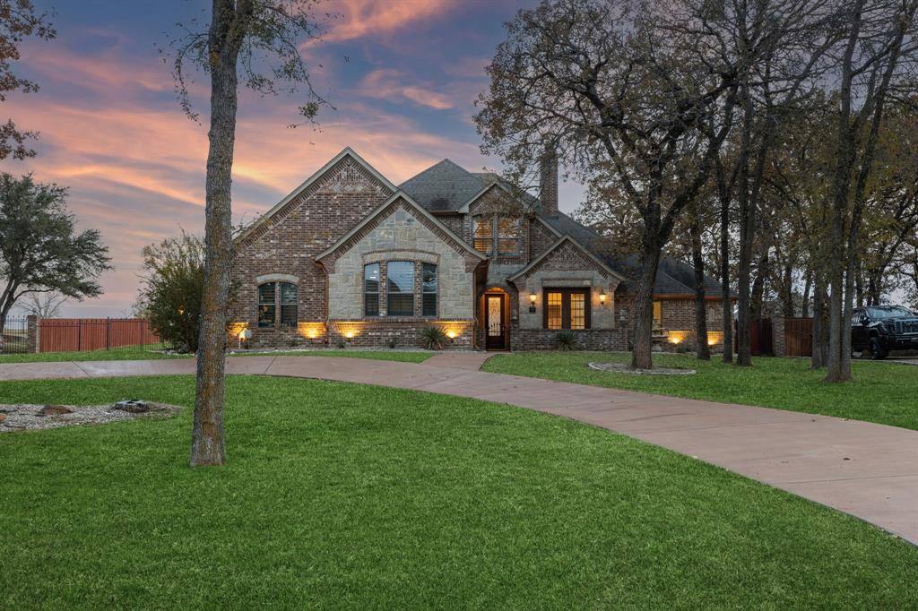 5829 Lakeside Drive, Fort Worth, TX 76179