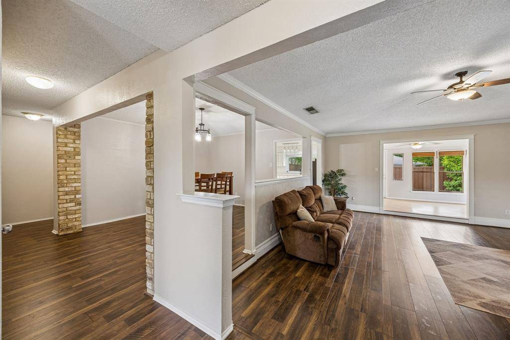 1820 Auburn Drive, Richardson, TX 75081