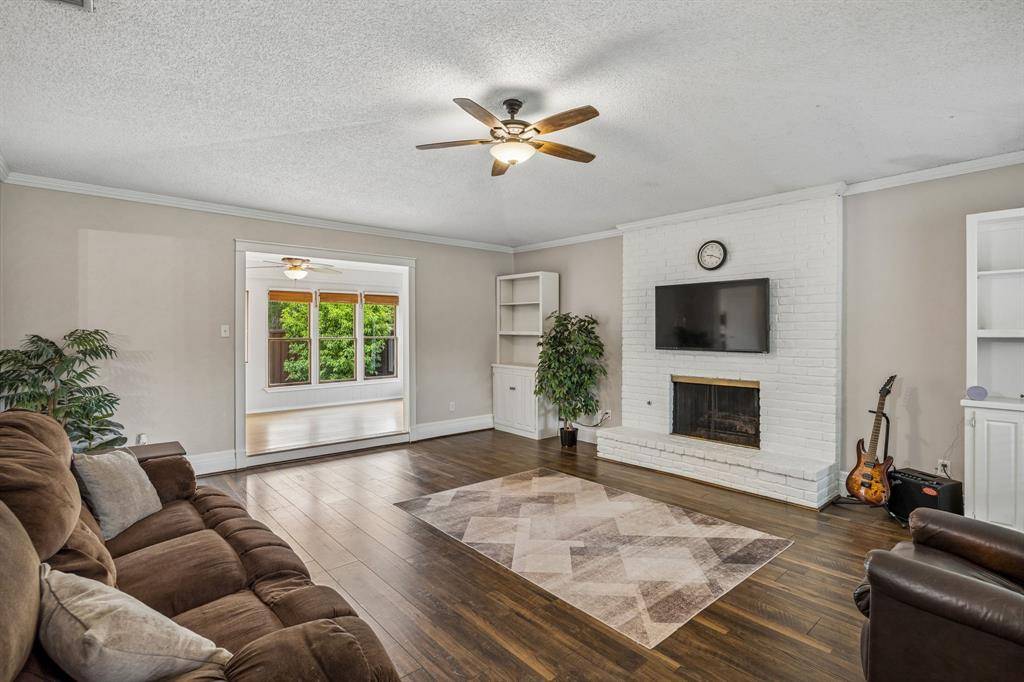 1820 Auburn Drive, Richardson, TX 75081