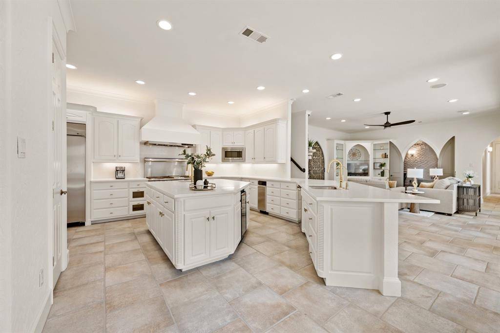 5613 Versailles Court, Colleyville, TX 76034