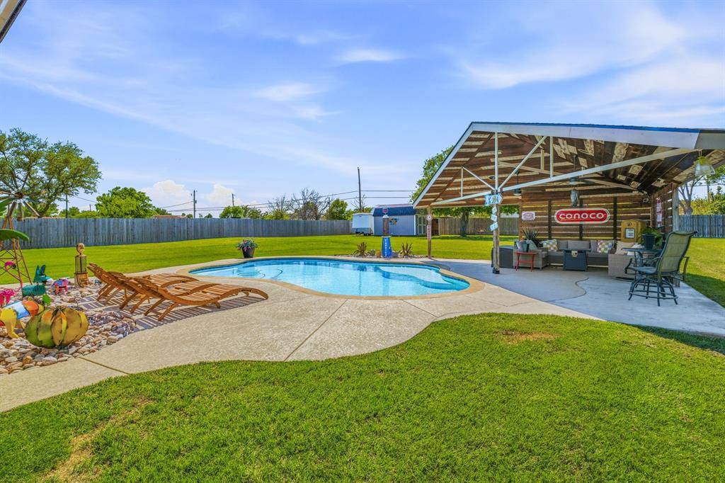 210 Southview Drive, Hudson Oaks, TX 76087