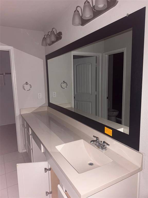 2011 Windsong Drive, Heartland, TX 75126