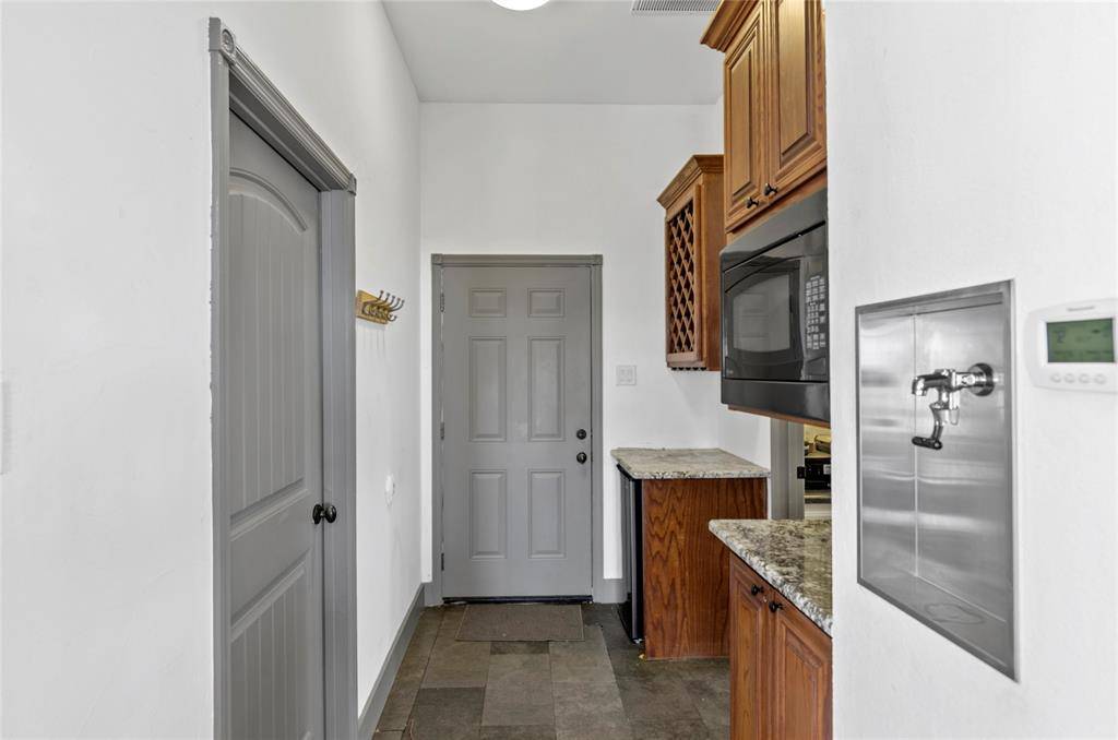 396 Ranchview Court, Bowie, TX 76230