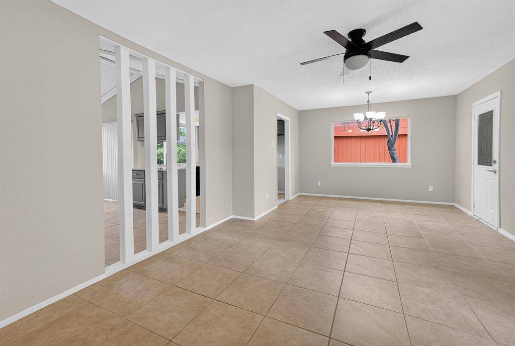 562 Kent Drive, Lewisville, TX 75067