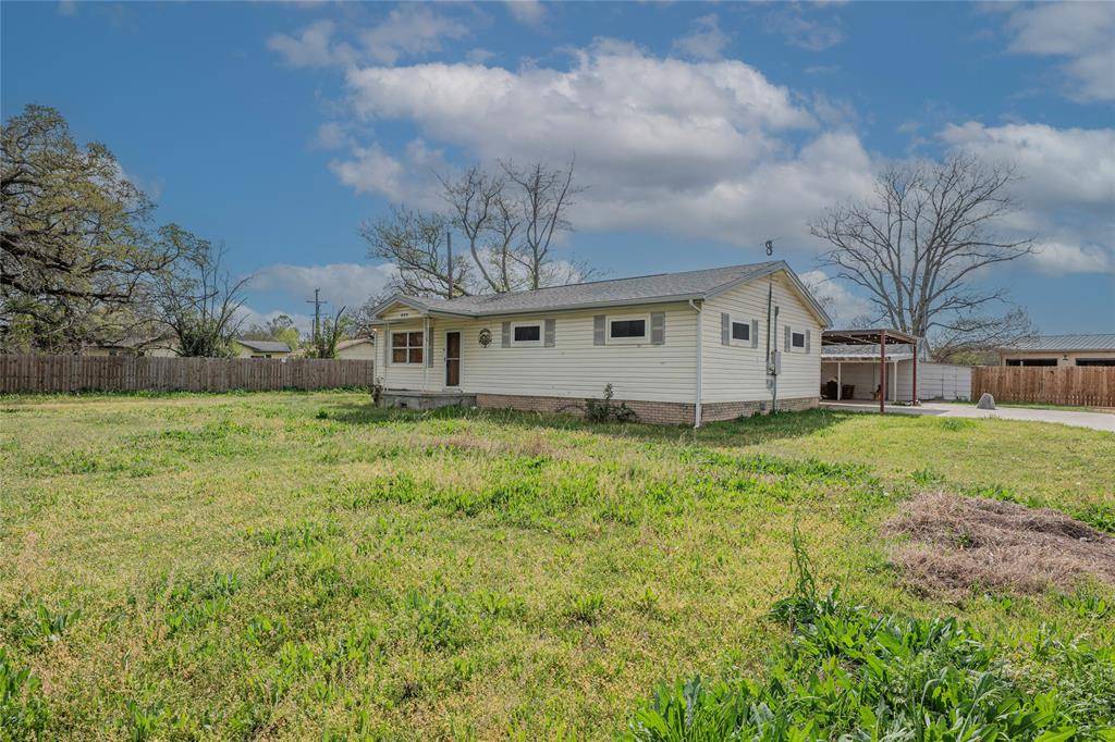 900 Silver Creek Azle Road, Azle, TX 76020